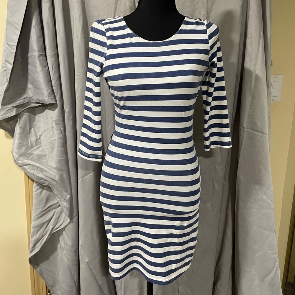 NWOT Billabong Navy and White Striped Long Sleeve Bodycon Dress